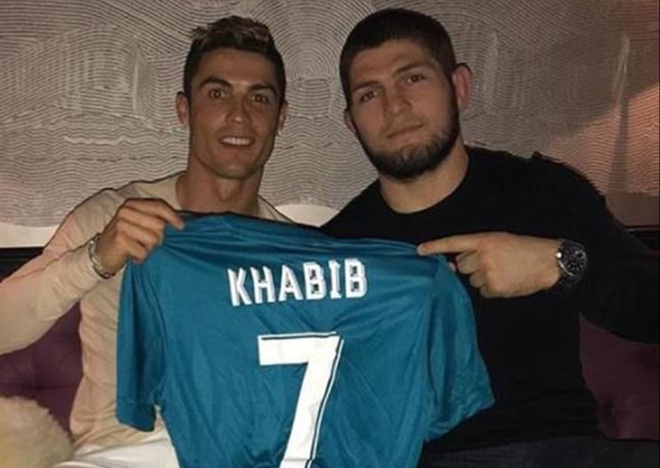 Ronaldo gửi lời chia sẻ xúc động sau khi chứng kiến người anh em Khabib giành chiến thắng cuối cùng sự nghiệp - Ảnh 2.