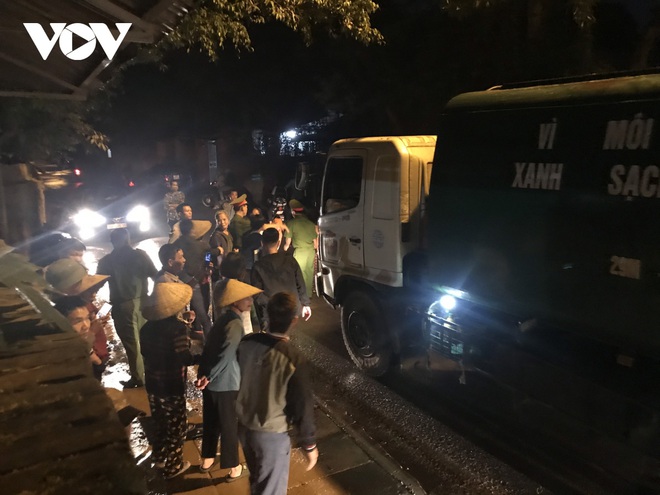 Thông xe chở rác khu xử lý Nam Sơn trong sự đồng thuận chưa cao của người dân - Ảnh 4.