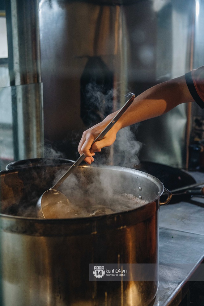 Sống ở Hà Nội nhưng vẫn có người tưởng phở Thìn Bờ Hồ và phở Thìn Lò Đúc là một, sự thật lại là 2 câu chuyện vô cùng đặc biệt - Ảnh 6.