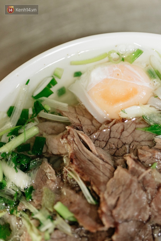 Sống ở Hà Nội nhưng vẫn có người tưởng phở Thìn Bờ Hồ và phở Thìn Lò Đúc là một, sự thật lại là 2 câu chuyện vô cùng đặc biệt - Ảnh 3. Sống ở Hà Nội nhưng vẫn có người tưởng phở Thìn Bờ Hồ và phở Thìn Lò Đúc là một, sự thật lại là 2 câu chuyện vô cùng đặc biệt - Ảnh 3.