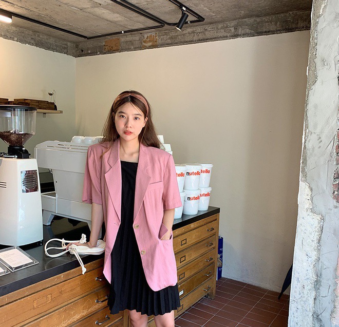 Nhìn Hà Tăng diện blazer cộc tay, hội chị em chỉ muốn copy ngay set đồ này để mặc đi làm  - Ảnh 5.