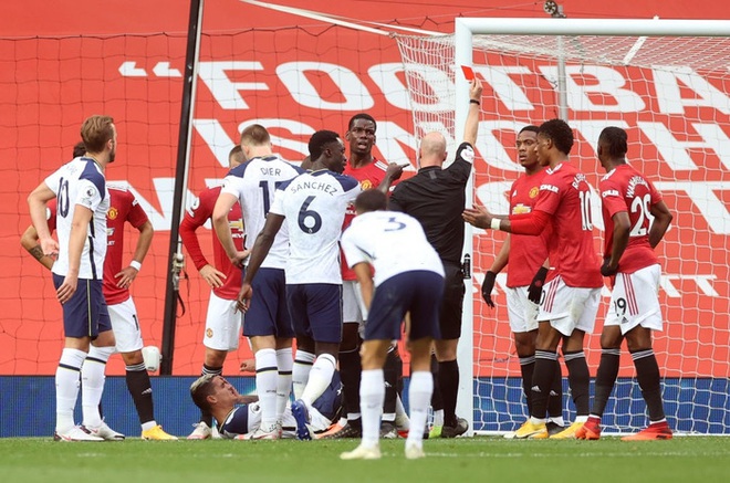 Hàng thủ tấu hài cực mạnh, Manchester United thất bại nhục nhã 1-6 trước Tottenham - Ảnh 3.