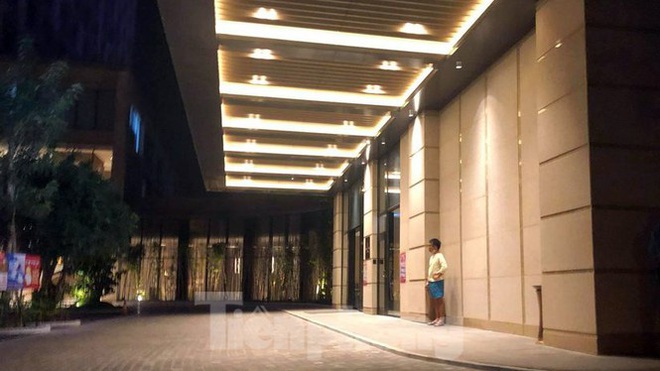 Phong tỏa một tầng khách sạn 5 sao ở Hải Phòng vì ca nghi nhiễm COVID-19 - Ảnh 3.