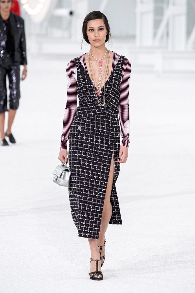 Mẫu gốc Việt diễn cho Chanel: Nhan sắc được so sánh với Liu Wen, netizen Hàn cũng phải khen khí chất &quot;đỉnh&quot; - Ảnh 1.