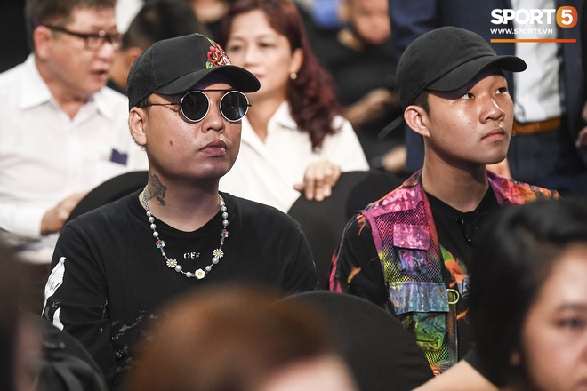 Rapper LiL Knight khiến fan thích thú với dáng ném bóng rổ cực lạ: Người gọi là phượng hoàng ấp trứng, người thấy giống dáng ếch vồ hoa mướp - Ảnh 6.