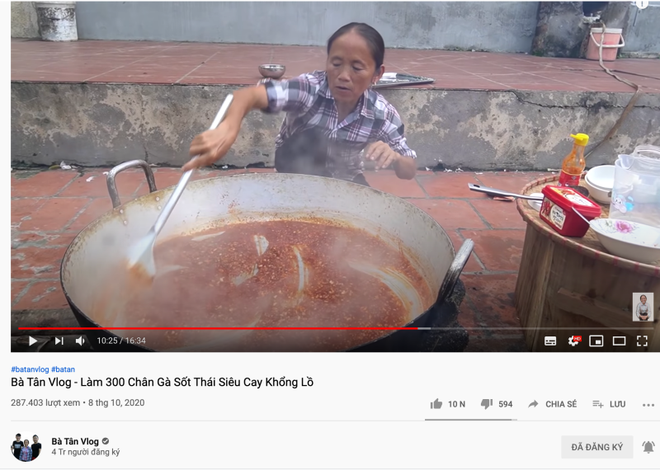 Đồ ăn chưa đến miệng đ&atilde; xu&yacute;t xoa khen ngon, nh&acirc;n vật chị &aacute;o sọc ở vlog của b&agrave; T&acirc;n bất ngờ trở th&agrave;nh t&acirc;m điểm b&agrave;n t&aacute;n - Ảnh 1.