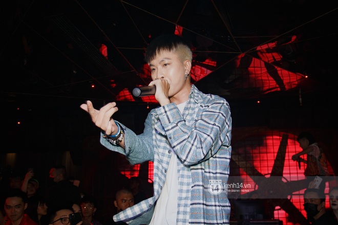 Ricky Star t&aacute;i đấu R.Tee cực căng trong đ&ecirc;m Halloween, lần đầu diễn live Con Nh&agrave; Người Ta v&agrave; đi đường quyền trực tiếp! - Ảnh 7.