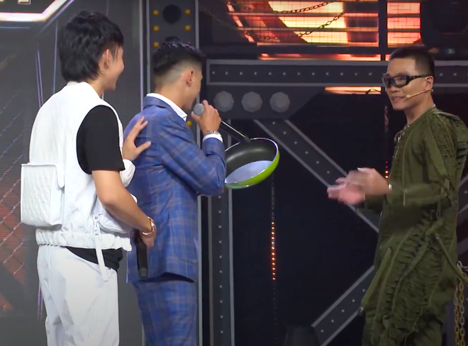 Sướng nhất Ricky Star và Lăng LD, đã cùng vào chung kết Rap Việt còn được Trấn Thành đòi tặng máy nước nóng, máy lạnh! - Ảnh 6.