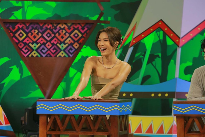 Võ Hoàng Yến - Minh Tú bóc người yêu cũ của nhau trên sóng truyền hình - Ảnh 3.