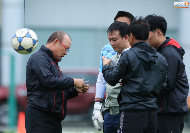 U22 Việt Nam c&oacute; đồ chơi mới gi&uacute;p c&aacute;c HLV nh&agrave;n hạ hơn - Ảnh 5.