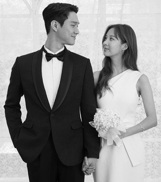 Ảnh cưới của Seohyun (SNSD) sẽ mang đến cho bạn một trải nghiệm hoàn toàn mới về sự lãng mạn và ngọt ngào. Bộ ảnh này được chụp với phong cách tươi sáng, tạo niềm tin về tình yêu và niềm tin vào tương lai.