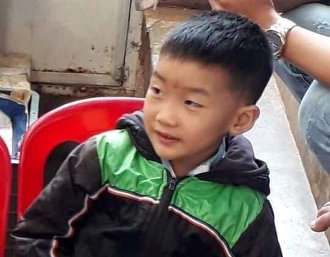 Một học sinh lớp 1 mất t&iacute;ch b&iacute; ẩn sau giờ học - Ảnh 1.