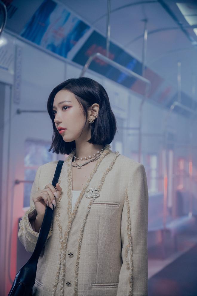 Concept chuyến t&agrave;u cuộc đời trong MV của Min: Ăn điểm ở mọi phương diện, netizen xem xong cũng nh&oacute;i l&ograve;ng - Ảnh 17.