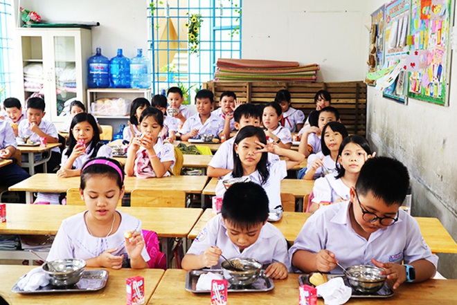 Nha Trang: Phát hiện nhiều sai phạm quản lý bán trú ở Trường TH Phước Long 1 - Ảnh 1.