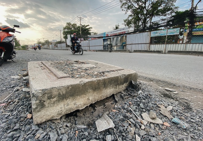 Gần 2,5km đường ở Sài Gòn giá hơn 800 tỷ nhưng làm 5 năm chưa xong: Người dân than trời vì ổ gà, bụi và nước ngập - Ảnh 5.