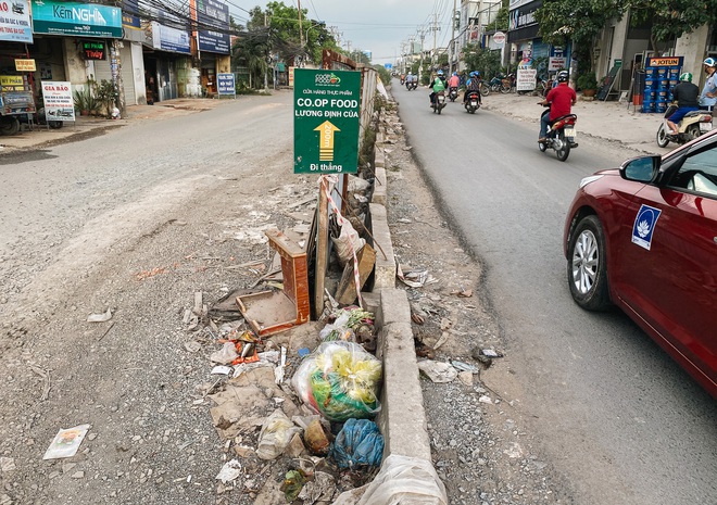 Gần 2,5km đường ở Sài Gòn giá hơn 800 tỷ nhưng làm 5 năm chưa xong: Người dân than trời vì ổ gà, bụi và nước ngập - Ảnh 14.