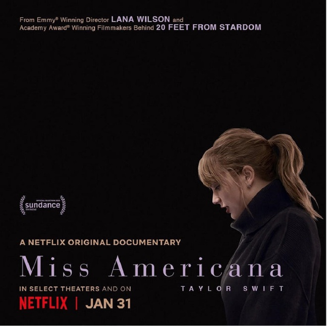 Có 2 Taylor Swift trong Miss Americana: Một cô gái đang yêu chạy lon ton ôm chầm Joe Alwyn và cô ca sĩ viết lời bài hát đá xéo Scooter Braun thâm như thường! - Ảnh 1.