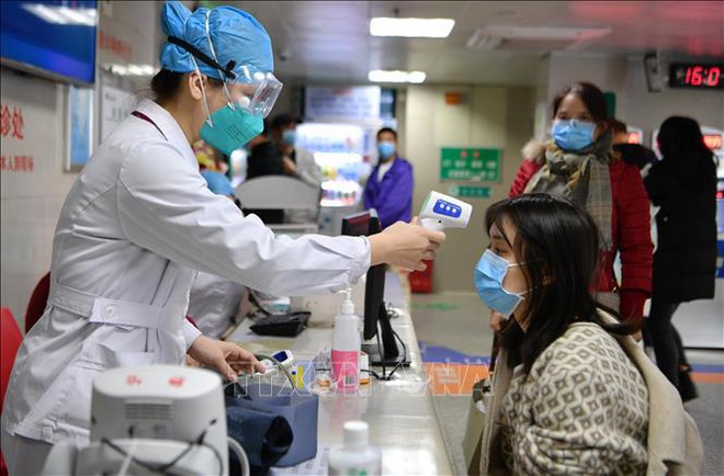 Hơn 240 bệnh nhân tại Trung Quốc đã được xuất viện - Dự báo đến giữa năm 2020 mới có vaccine phòng chống virus nCoV - Ảnh 1.