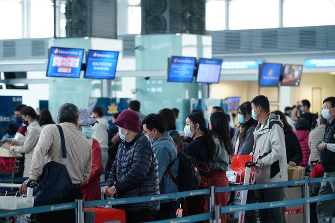 L&yacute; do 27 kh&aacute;ch Trung Quốc kh&ocirc;ng l&ecirc;n m&aacute;y bay rời Nội B&agrave;i về nước  - Ảnh 1.