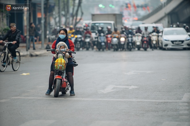 Học sinh được nghỉ 1 tuần phòng dịch virus Corona, phụ huynh phân công: Lương ai thấp hơn thì ở nhà trông con - Ảnh 3.