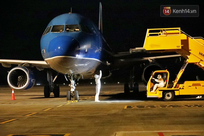 Phi hành đoàn chuyến bay của Vietnam Airlines sang Vũ Hán đón công dân được cách ly theo dõi sức khỏe trong 14 ngày - Ảnh 9.