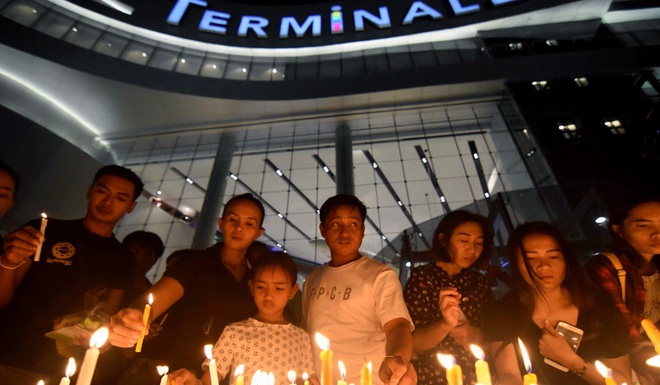 Gia đình 29 nạn nhân mòn mỏi chờ nhận thi thể sau vụ xả súng kinh hoàng vì thù hận ở Thái Lan - Ảnh 4.