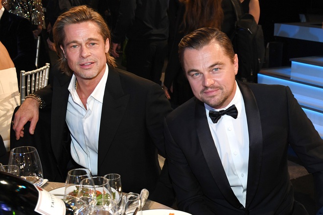 Khoảnh khắc ngôn tình hot nhất Oscar 2020: Leonardo nhìn Brad Pitt đắm đuối, tay nắm chặt tay như chỉ đôi ta tồn tại - Ảnh 5.