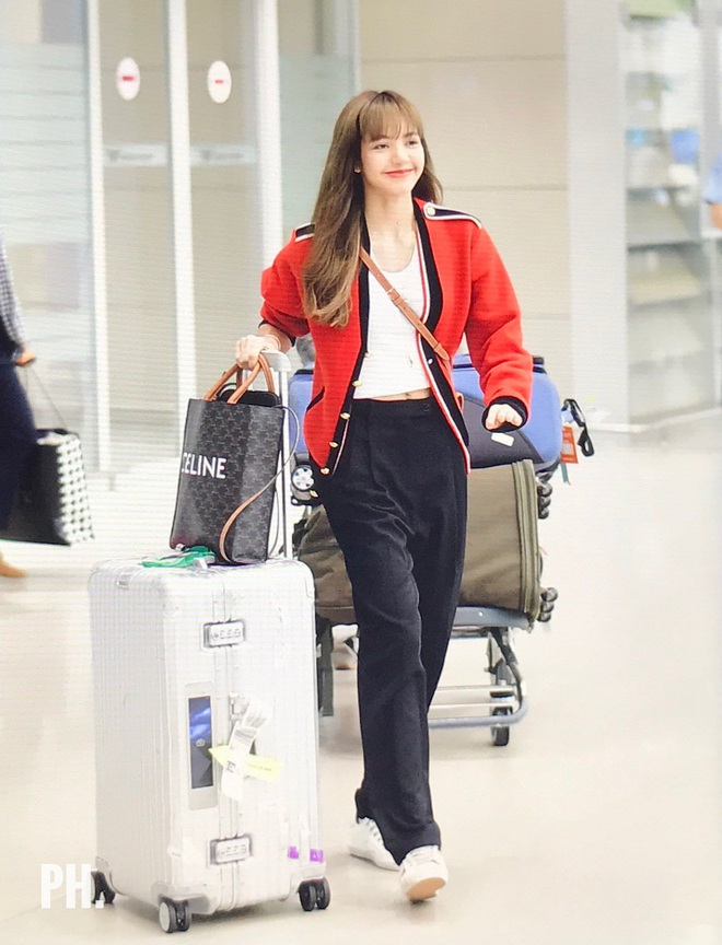 Seeing Black Pink's airport style, don't forget to pin trendy super recipes to "change blood"  style - Photo 4.