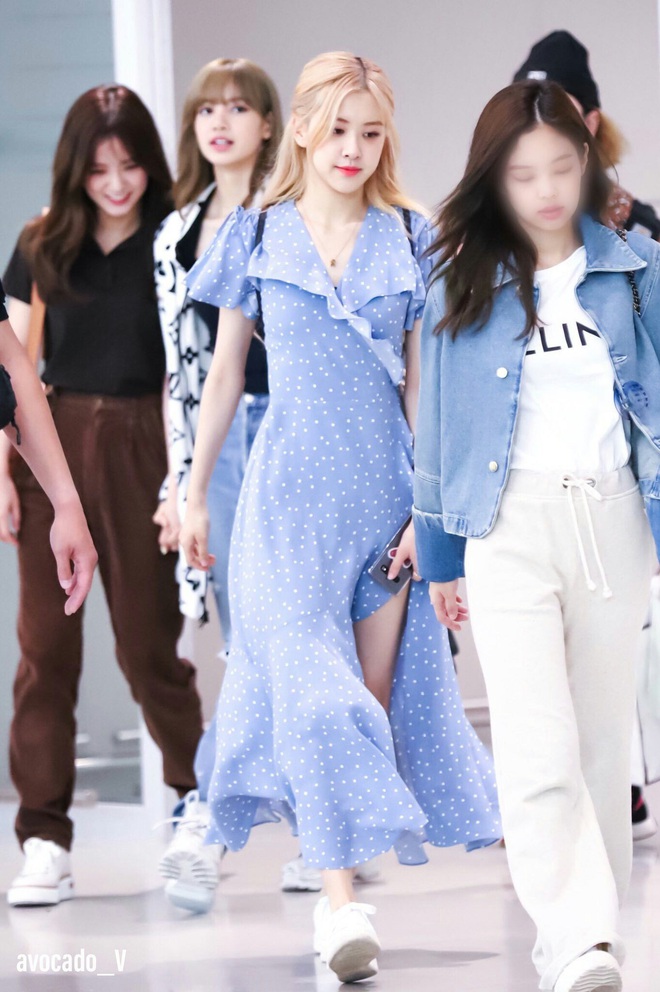 Seeing Black Pink's airport style, don't forget to pin trendy super recipes to "change blood"  style - Photo 3.