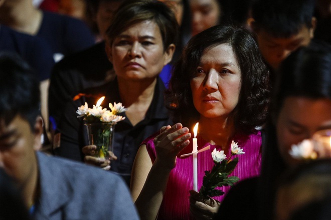 Gia đình 29 nạn nhân mòn mỏi chờ nhận thi thể sau vụ xả súng kinh hoàng vì thù hận ở Thái Lan - Ảnh 5.