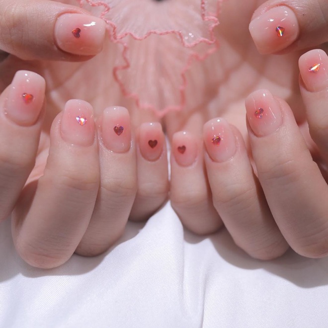 Top 50+ mẫu nail đính đá đẹp lung linh cho nàng tỏa sáng