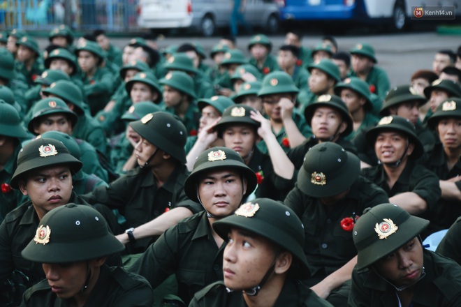 Những nữ tân binh xinh đẹp ở Sài Gòn tình nguyện nhập ngũ, thực hiện nghĩa vụ bảo vệ Tổ Quốc  - Ảnh 3.