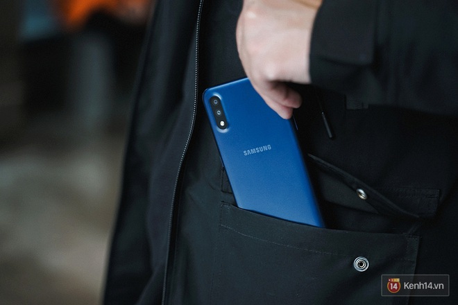 Trong tầm gi&aacute; dưới 3 triệu, Galaxy A01 c&oacute; g&igrave; hay ho, đ&aacute;ng d&ugrave;ng hơn c&aacute;c đối thủ? - Ảnh 4.