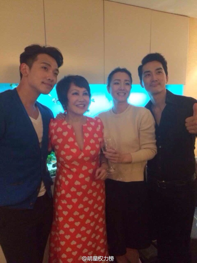 Bức ảnh quyền lực nhất ng&agrave;y: Psy chung 1 khung h&igrave;nh với Bi Rain v&agrave; t&agrave;i tử Song Seung Hun, phản ứng của netizen g&acirc;y bất ngờ - Ảnh 2.