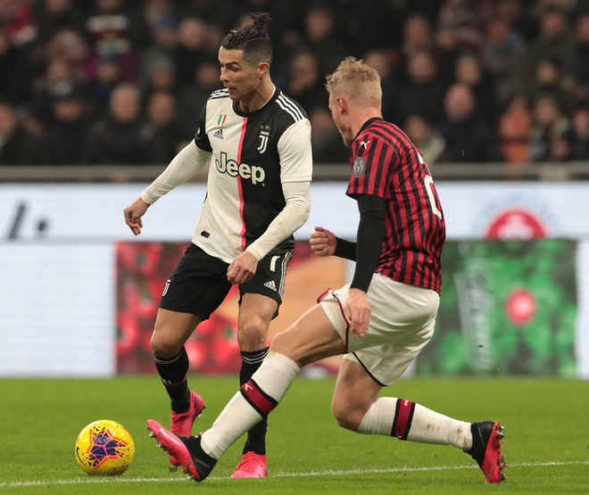 Ronaldo lập công phút bù giờ, cứu Juventus thoát khỏi trận thua trước AC Milan ở bán kết lượt đi Cúp Quốc gia Ý - Ảnh 3.