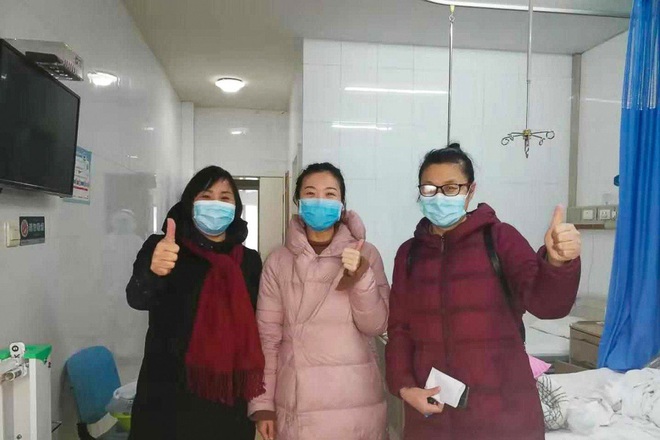 Nhật ký chiến đấu với virus corona của nữ bác sĩ ở tâm dịch Hồ Bắc: Cố mạnh mẽ trấn an gia đình rồi gục khóc trên giường bệnh - Ảnh 1.