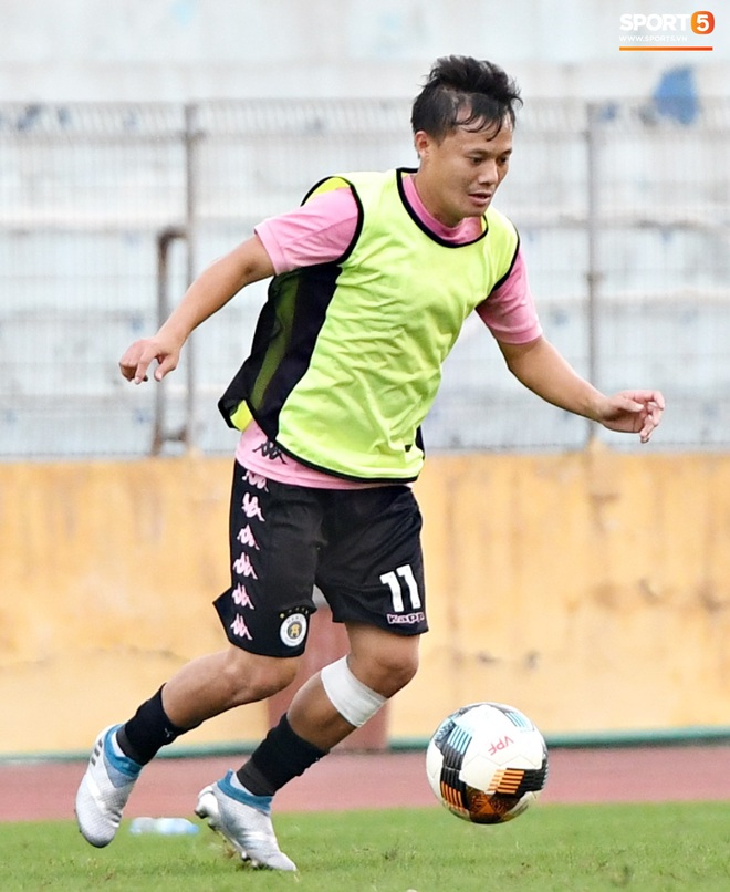 Quang Hải độc diễn, ông bố trẻ Hùng Dũng tập thêm hùng hục sau khi đã cày trọn vẹn buổi đá tập của Hà Nội FC  - Ảnh 8.