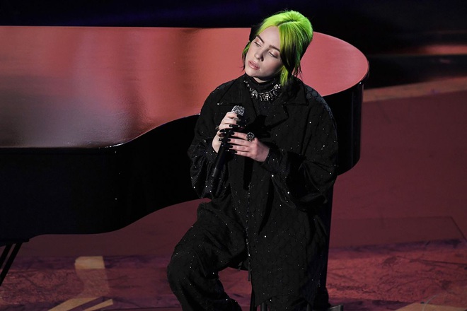 Khỏi cần chờ ai chê, Billie Eilish thẳng thừng gọi màn trình diễn tại Oscar 2020 của mình là Rác rưởi! - Ảnh 3.