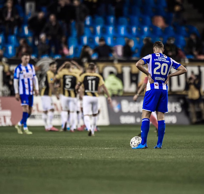 Đồng đội của Văn Hậu thừa nhận cay đắng: SC Heerenveen cần chuẩn bị tinh thần để... trụ hạng - Ảnh 1.