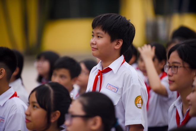 Chết cười với đủ loại thắc mắc của Thiếu niên nói: Đánh có 1 cái nhưng bị đánh lại... 20 cái?, Sao bắt con cười khi mặt con sinh ra đã buồn? - Ảnh 3.