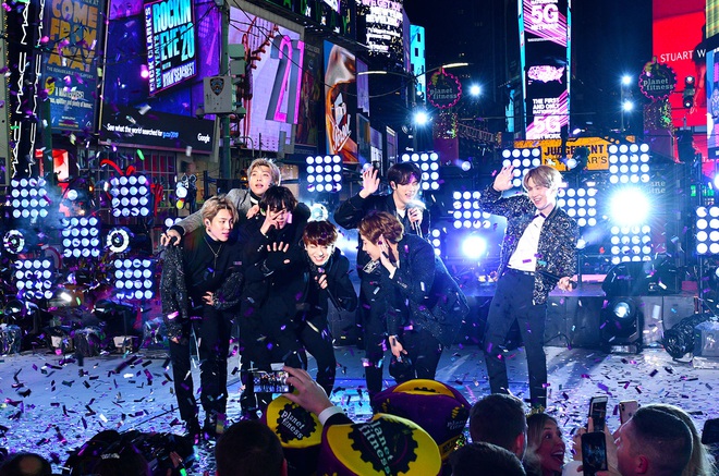 3 lần mời ca sĩ quốc tế góp giọng vào bài hát chủ đề, lấy Billboard Hot 100 làm mục tiêu nhưng BTS vẫn quyết tâm không nhận danh hiệu Mỹ tiến? - Ảnh 7.