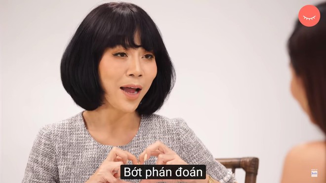 Tư vấn t&igrave;nh y&ecirc;u cho Cao Thi&ecirc;n Trang t&aacute;o bạo v&agrave; qu&aacute; chất, Tr&aacute;c Th&uacute;y Mi&ecirc;u phải tự khen m&igrave;nh: Chị c&ograve;n thấy chị hay nữa em ơi! - Ảnh 1.