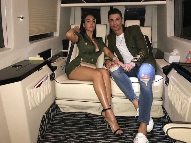 Ronaldo đưa bạn gái 2,4 tỉ/tháng để quán xuyến gia đình: Keo kiệt hay muốn tốt cho nửa còn lại đời mình? - Ảnh 2.