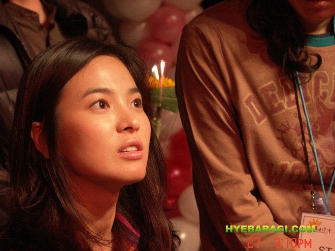 Nhan sắc Song Hye Kyo 1 thập kỷ trước: Make up nhẹ nhàng vẫn xuất chúng, bảo sao Lee Byung Hun - Hyun Bin say đắm - Ảnh 5.