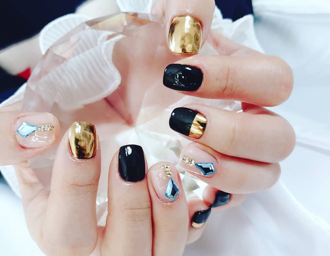 Tham khảo 20 mẫu nail mạ vàng cực đẹp và sang đang rất hot tại Hàn Quốc - Ảnh 14.