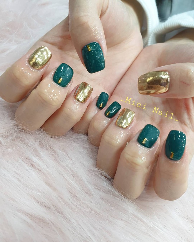 Tham khảo 20 mẫu nail mạ vàng cực đẹp và sang đang rất hot tại Hàn Quốc - Ảnh 4.