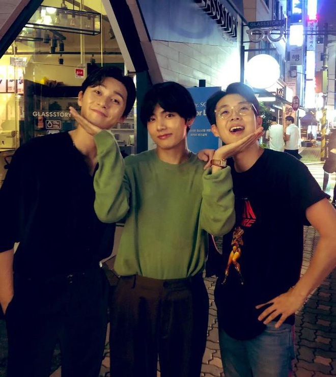 Hội bạn th&acirc;n to&agrave;n mỹ nam của Park Seo Joon: th&acirc;n thiết như h&igrave;nh với b&oacute;ng, c&ograve;n thường xuy&ecirc;n đi ăn chơi v&agrave; du lịch với nhau - Ảnh 15.