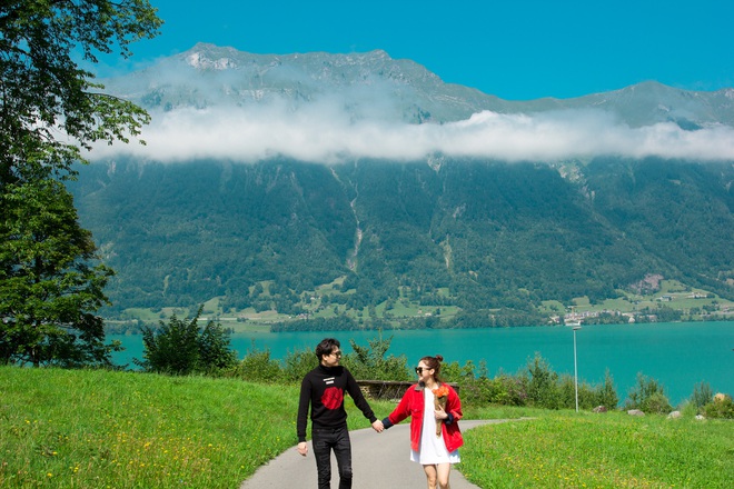 Xuất hiện cả trong Crash Landing On You và MV của Trịnh Thăng Bình, ngôi làng nhỏ bên hồ ở Thuỵ Sĩ đẹp đến mê ảo khiến ai cũng muốn xách vali và đi - Ảnh 2.