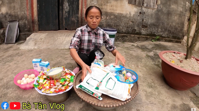 Nghe bà Tân Vlog bảo làm bánh đơ-lút thì thách ai đoán được là gì, hoá ra là món ăn vặt quen thuộc mà nhiều bạn trẻ yêu thích - Ảnh 1.