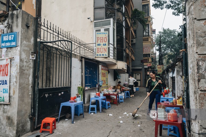 Tâm tư các bà, các chị bán hàng trước cổng trường: Bao giờ tụi học sinh, sinh viên đi học lại? Nhớ chúng nó lắm, chả ai mua hàng nữa! - Ảnh 20.